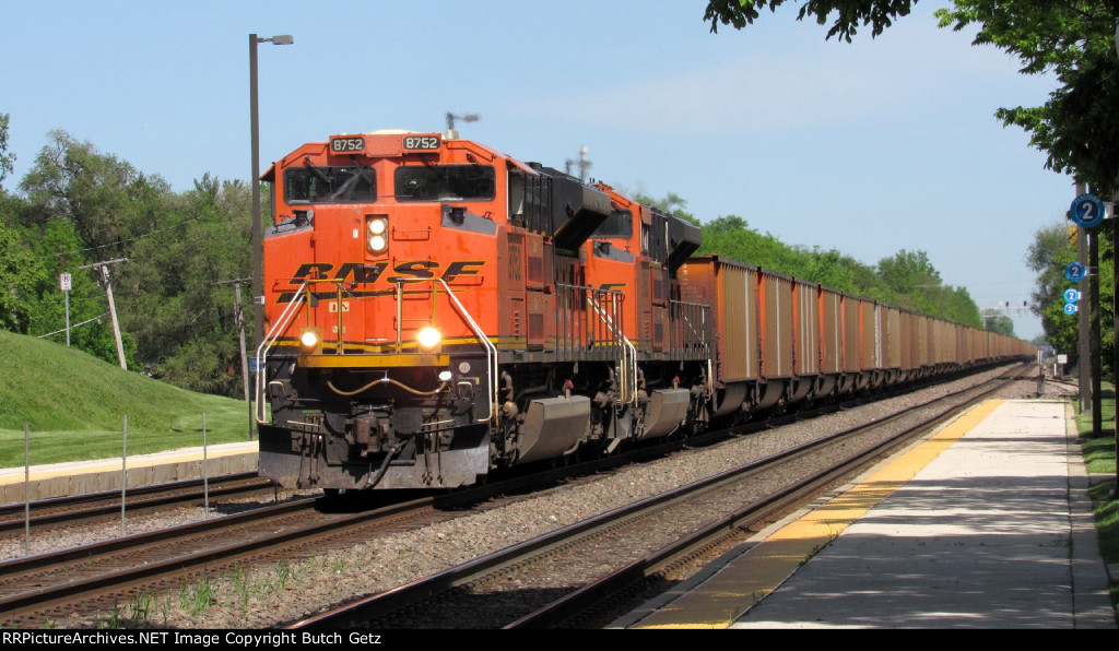 BNSF 8752